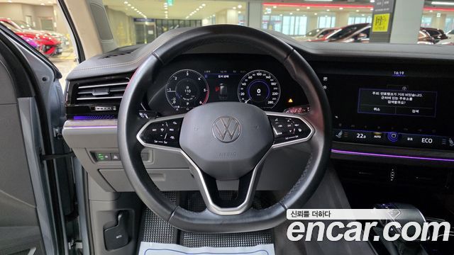 Volkswagen Touareg (III) 3.0 TDI Prestige 2023 — фото 16