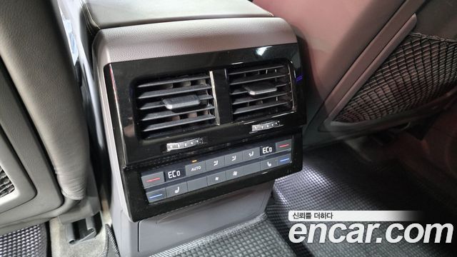 Volkswagen Touareg (III) 3.0 TDI Prestige 2023 — фото 23
