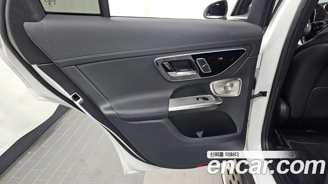 Mercedes-Benz GLC-Class (X254) GLC300 4MATIC Coupe 2024 — фото 25