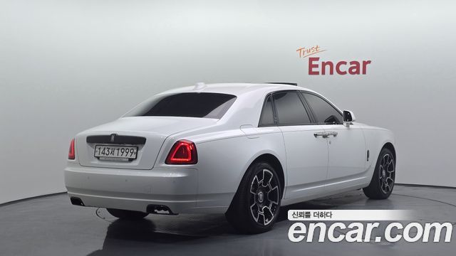 Rolls-Royce Ghost 6.6 V12 Black badge 2020 — фото 2