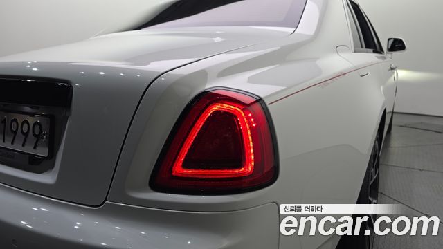 Rolls-Royce Ghost 6.6 V12 Black badge 2020 — фото 23