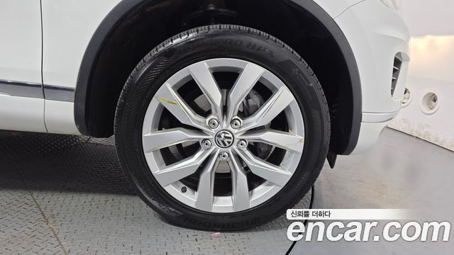 Volkswagen Touareg V6 3.0 TDI Bluemotion Premium 7P5 2015 — фото 5