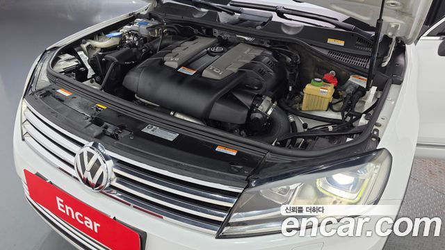 Volkswagen Touareg V6 3.0 TDI Bluemotion Premium 7P5 2015 — фото 6