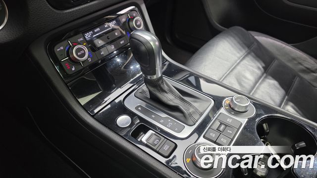 Volkswagen Touareg V6 3.0 TDI Bluemotion Premium 7P5 2015 — фото 9