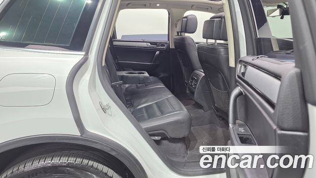 Volkswagen Touareg V6 3.0 TDI Bluemotion Premium 7P5 2015 — фото 12