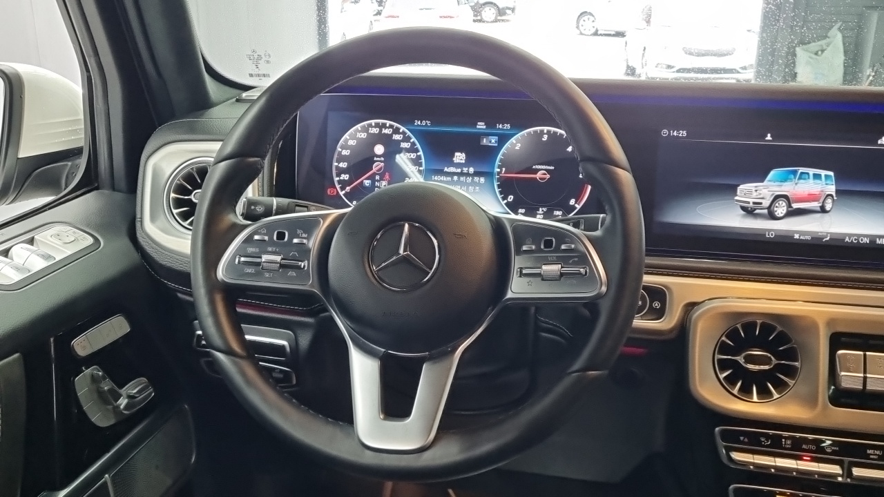 Mercedes-Benz G-Class (W463b) G400d 2024 — фото 15