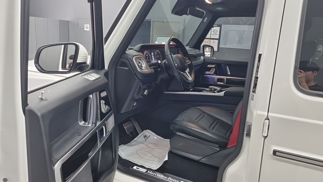 Mercedes-Benz G-Class (W463b) G400d 2024 — фото 16