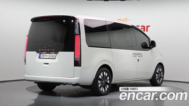 Hyundai Staria Lounge 9-Seater Inspiration 2022 — фото 2