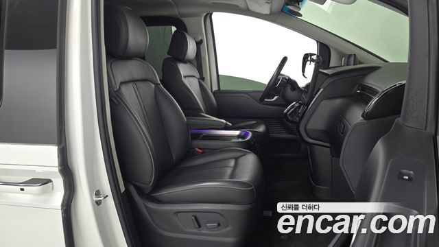 Hyundai Staria Lounge 9-Seater Inspiration 2022 — фото 11