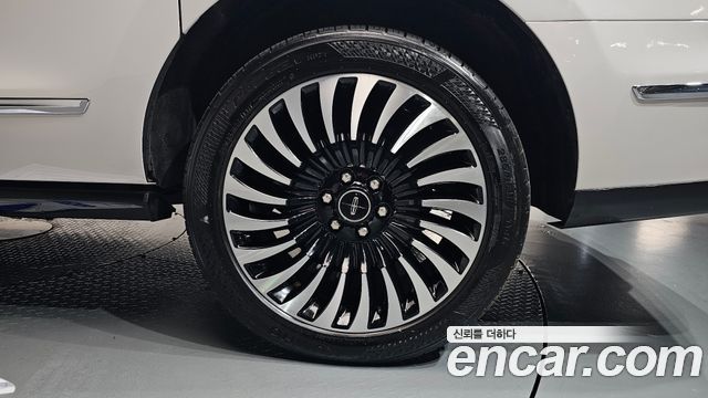 Lincoln Navigator (IV) 3.5L Black Label 2019 — фото 21