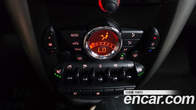 MINI Cooper D Countryman Standard 1st 2012 — фото 17