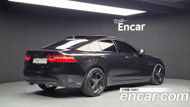 Jaguar XE 20t Prestige 2016 — фото 2