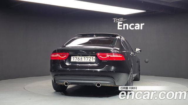Jaguar XE 20t Prestige 2016 — фото 4