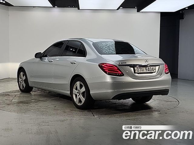 Mercedes-Benz C-Class (W205) C200 2017 — фото 3