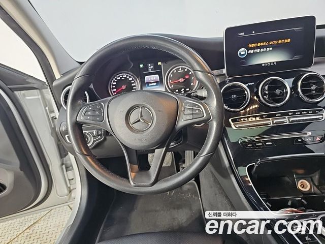 Mercedes-Benz C-Class (W205) C200 2017 — фото 8