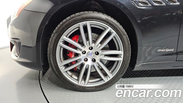 Maserati Quattroporte S Q4 3.0 V6 Gransport 2017 — фото 5