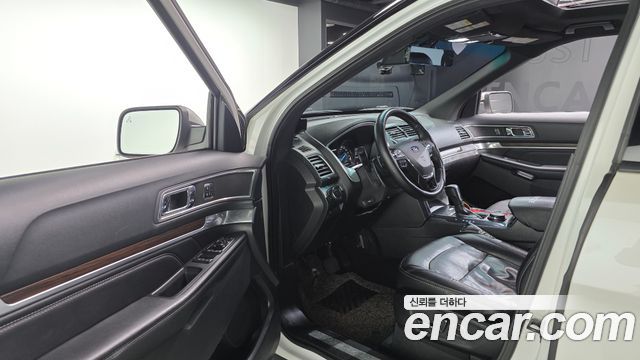 Ford Explorer 2.3 Limited 4WD 5th 2016 — фото 10