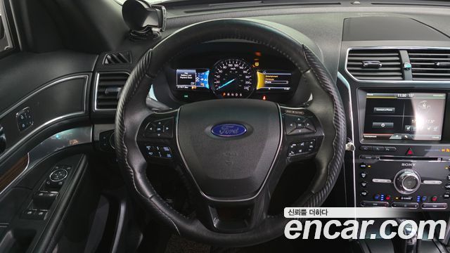 Ford Explorer 2.3 Limited 4WD 5th 2016 — фото 13