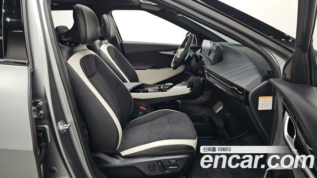 Kia EV6 Long Range 4WD GT Line 2024 — фото 15