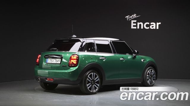 MINI Cooper 5Door Standard 3rd 2021 — фото 2
