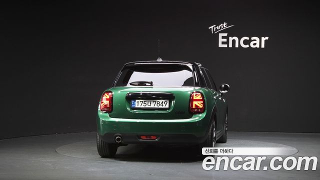 MINI Cooper 5Door Standard 3rd 2021 — фото 4