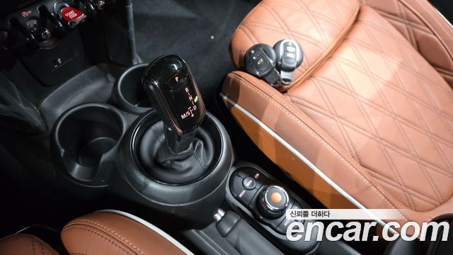 MINI Cooper 5Door Standard 3rd 2021 — фото 9