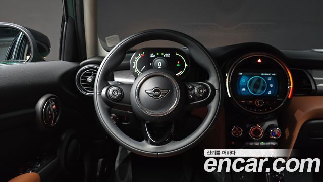 MINI Cooper 5Door Standard 3rd 2021 — фото 16
