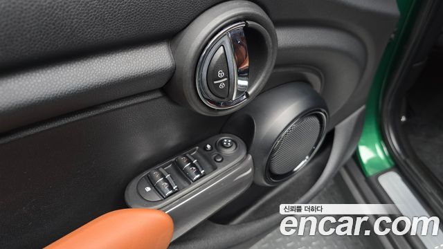 MINI Cooper 5Door Standard 3rd 2021 — фото 19