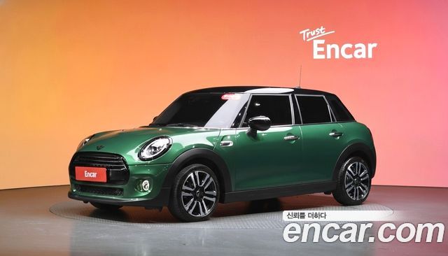 MINI Cooper 5Door Standard 3rd 2021 — фото 1