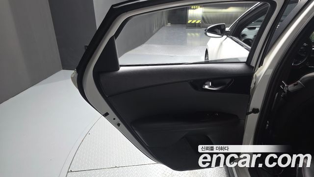 Kia K3 GT Plus 2019 — фото 25