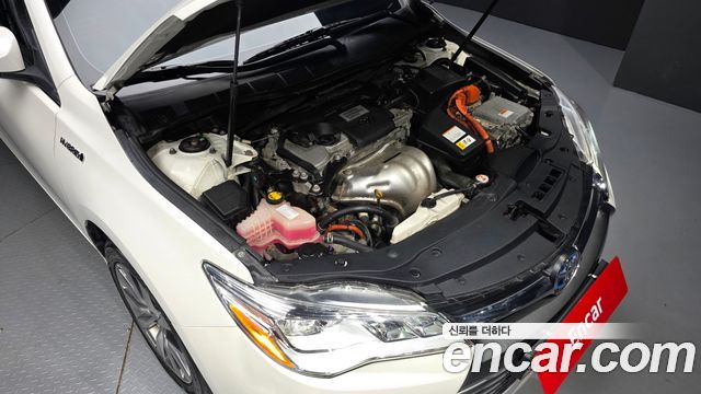 Toyota Camry Hybrid XLE 2017 — фото 6