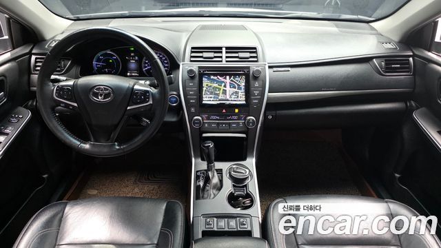 Toyota Camry Hybrid XLE 2017 — фото 7