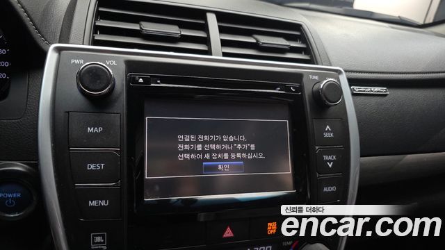 Toyota Camry Hybrid XLE 2017 — фото 17