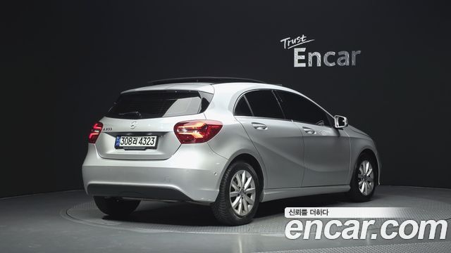 Mercedes-Benz A-Class (W176) A200 2016 — фото 2