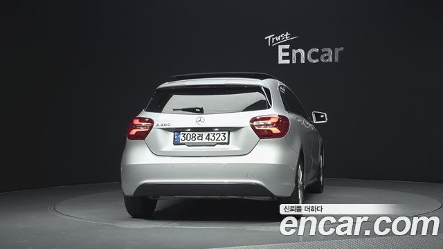 Mercedes-Benz A-Class (W176) A200 2016 — фото 4