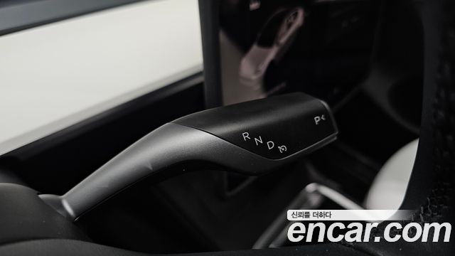 Tesla Model Y RWD 2023 — фото 9