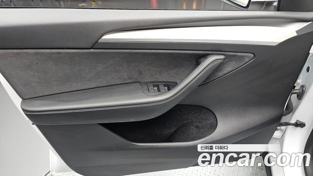 Tesla Model Y RWD 2023 — фото 30