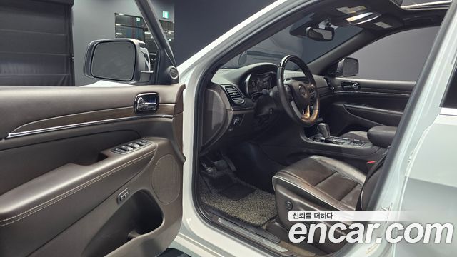 Jeep Grand Cherokee 3.0 Diesel Overland WK2 2019 — фото 10