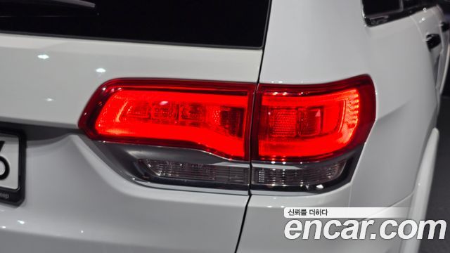 Jeep Grand Cherokee 3.0 Diesel Overland WK2 2019 — фото 23