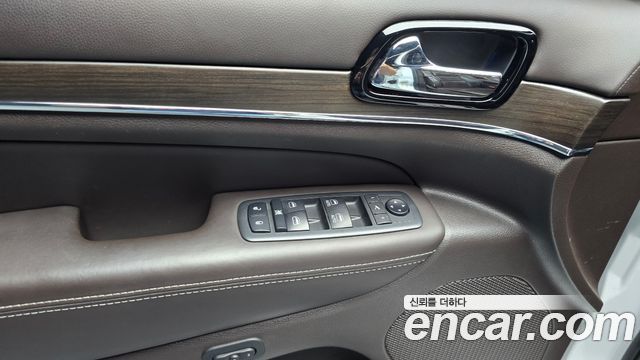 Jeep Grand Cherokee 3.0 Diesel Overland WK2 2019 — фото 27