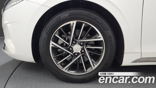 Hyundai Grandeur (IG) 2.5 Premium 2022 — фото 5