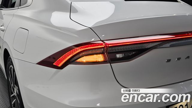Hyundai Grandeur (IG) 2.5 Premium 2022 — фото 23