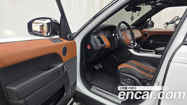 Land Rover Range Rover Sport (II) 5.0 SVR 2017 — фото 10