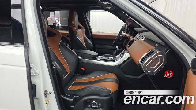 Land Rover Range Rover Sport (II) 5.0 SVR 2017 — фото 15