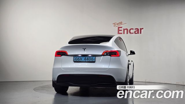 Tesla Model Y Long Range AWD 2022 — фото 4