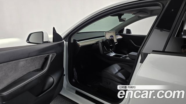Tesla Model Y Long Range AWD 2022 — фото 10