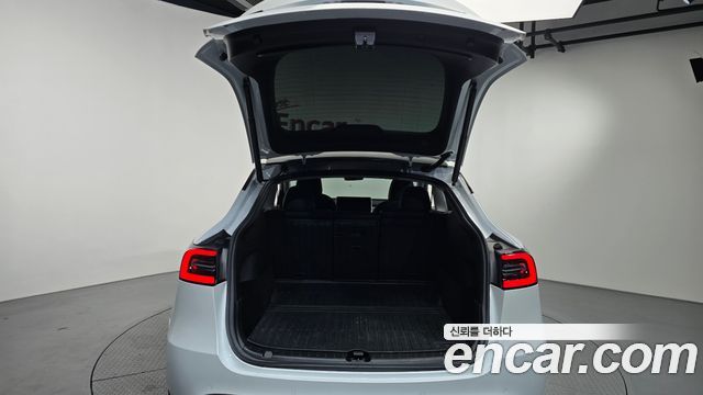 Tesla Model Y Long Range AWD 2022 — фото 20