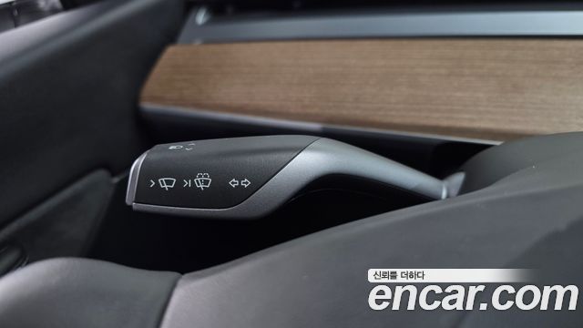 Tesla Model Y Long Range AWD 2022 — фото 22