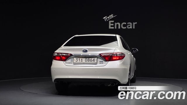 Toyota Camry Hybrid XLE 2016 — фото 4