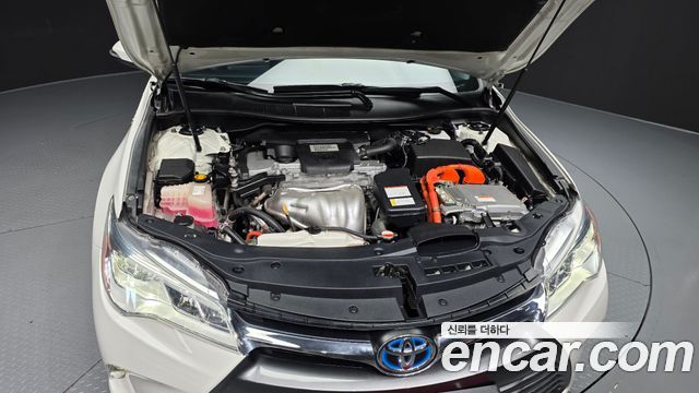 Toyota Camry Hybrid XLE 2016 — фото 6